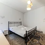 Economy Santa Croce Apartment