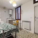 Economy Santa Croce Apartment