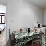 Economy Santa Croce Apartment